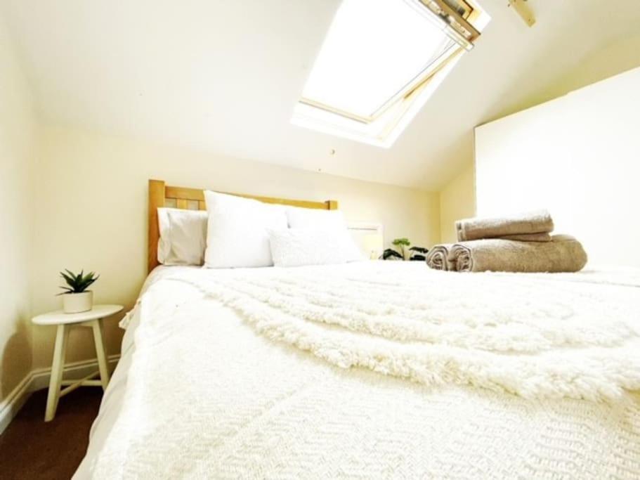 5 Bedroom, Sleeps 9 - Base To Explore Liverpool And Beyond Exterior foto