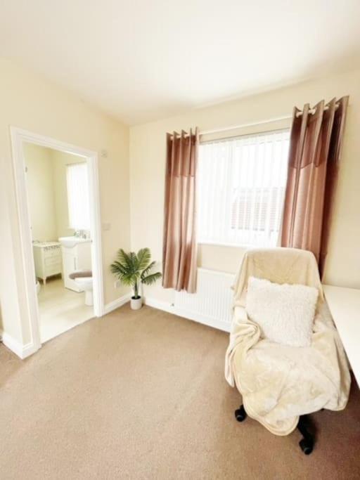Townhouse Close To Liverpool City Centre - 5 Bedrooms, Sleeps 9! Exterior foto