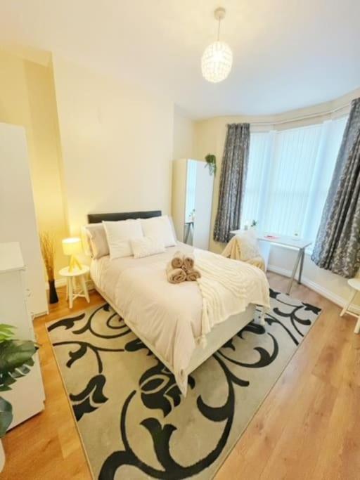 5 Bedroom, Sleeps 9 - Base To Explore Liverpool And Beyond Exterior foto