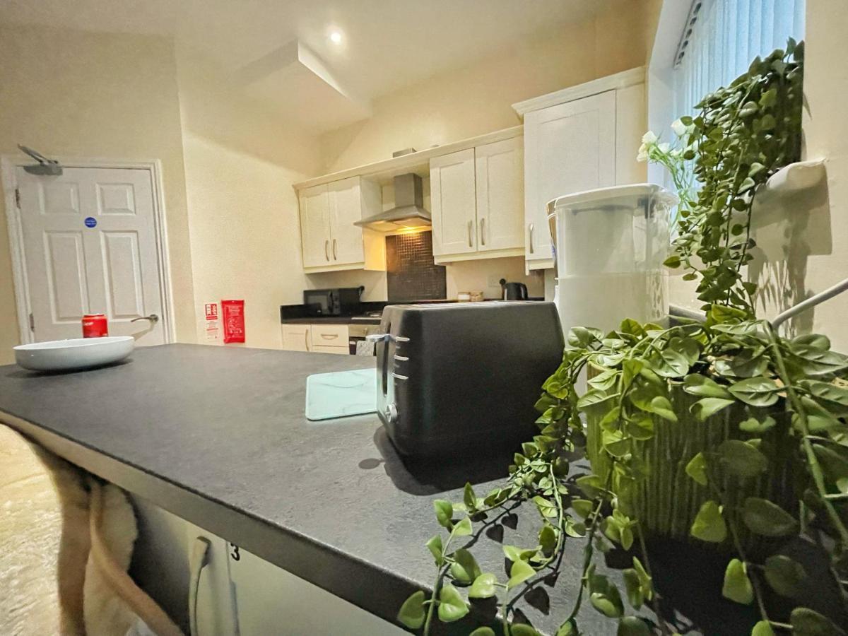 5 Bedroom, Sleeps 9 - Base To Explore Liverpool And Beyond Exterior foto